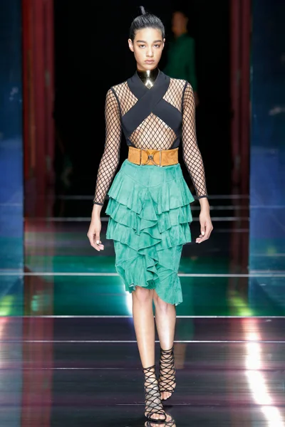 Look 8